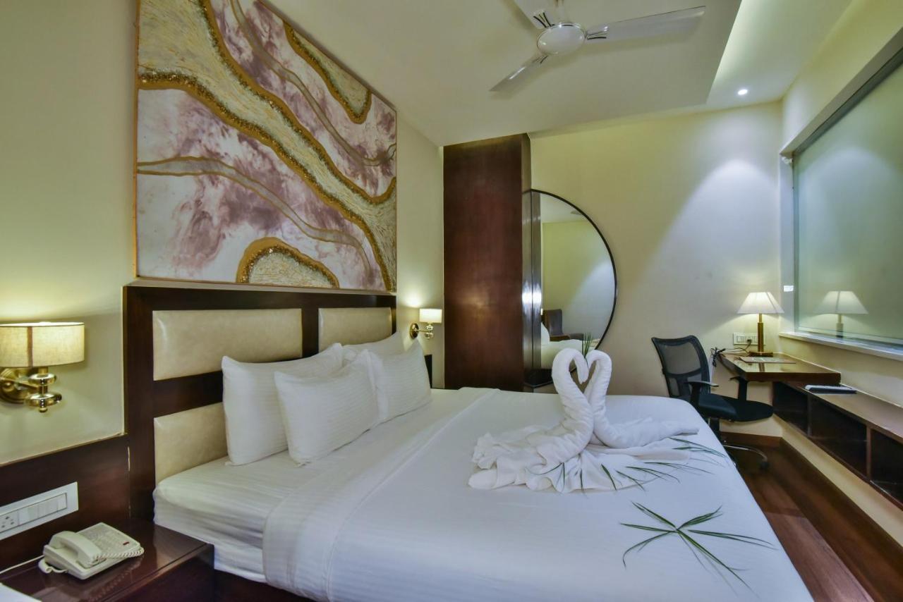 Hotel Br Grand With Nimo Club Amritsar -5 Mint From Golden Temple Bagian luar foto