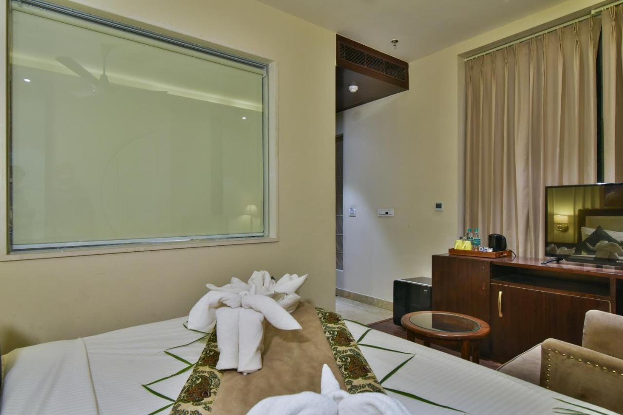 Hotel Br Grand With Nimo Club Amritsar -5 Mint From Golden Temple Bagian luar foto