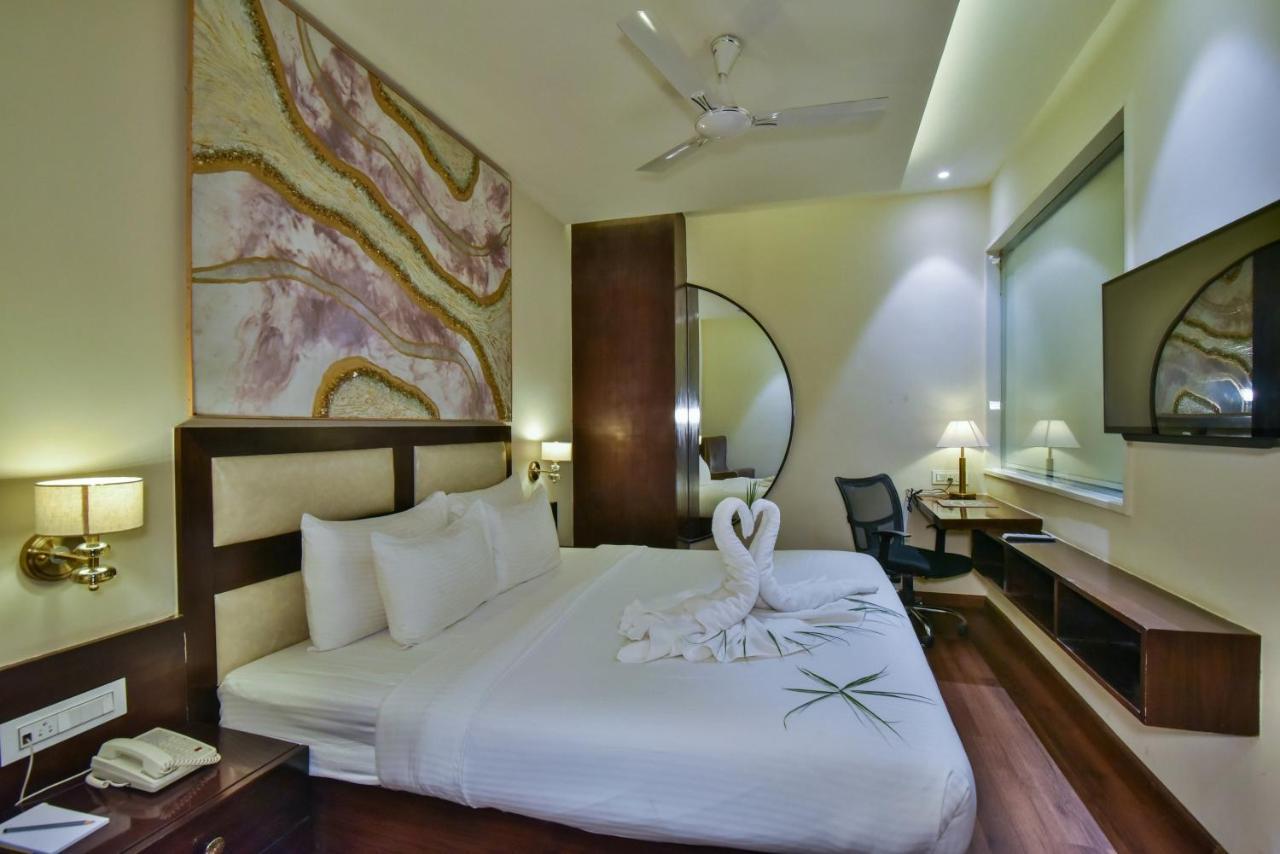 Hotel Br Grand With Nimo Club Amritsar -5 Mint From Golden Temple Bagian luar foto